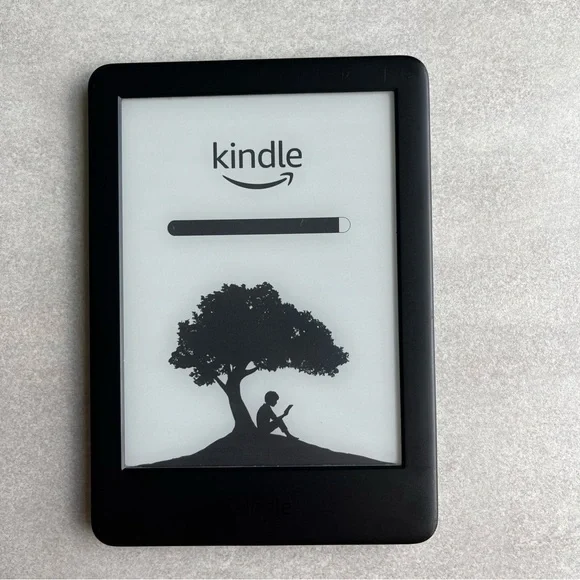 Amazon Kindle Black E-Reader 10th Gen - Picture 10 of 16
